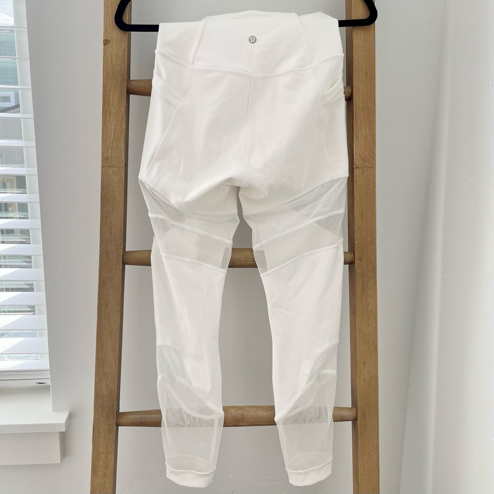 Lululemon White Leggings 25” with Pockets Sz 6